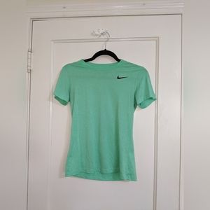 The Nike Tee dry fit size Xs